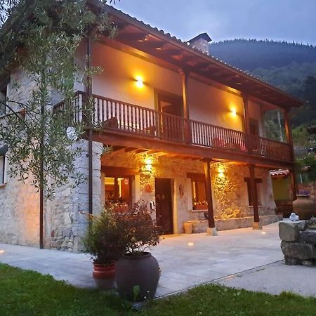 El Papu Colorau Villa Onís Екстериор снимка