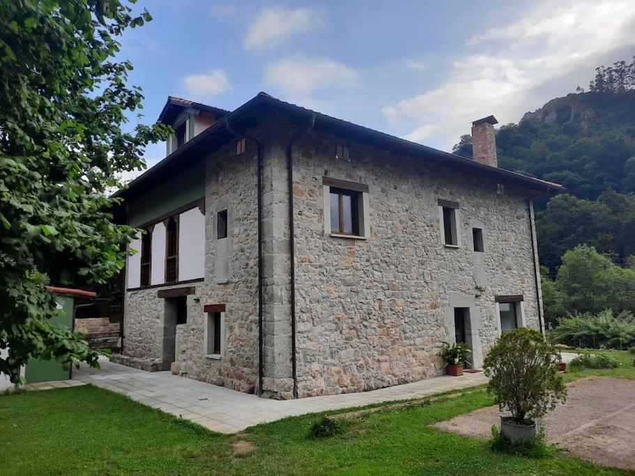 El Papu Colorau Villa Onís Екстериор снимка