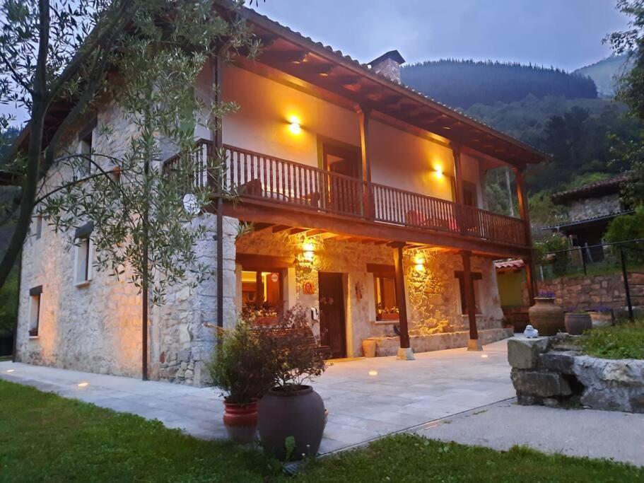 El Papu Colorau Villa Onís Екстериор снимка